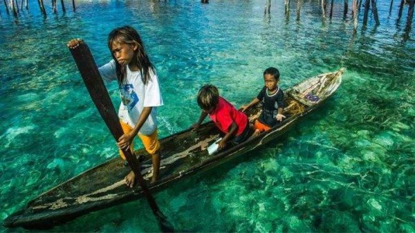 世上最后一支海上游牧民族，一生吃住都在海上