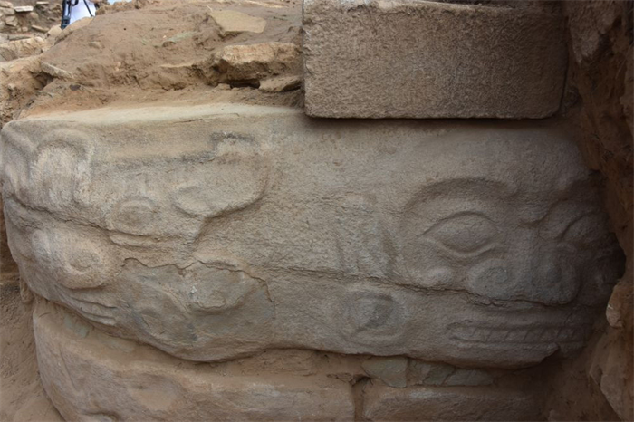 大型的人面石雕出现在沙漠地区 真正用途是什么（三种可能）