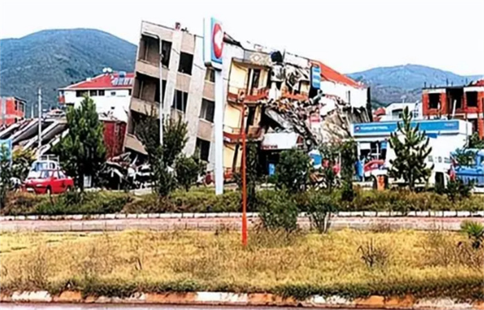 土耳其地震后的各国表现 日本又搞表面工作（日本物资）