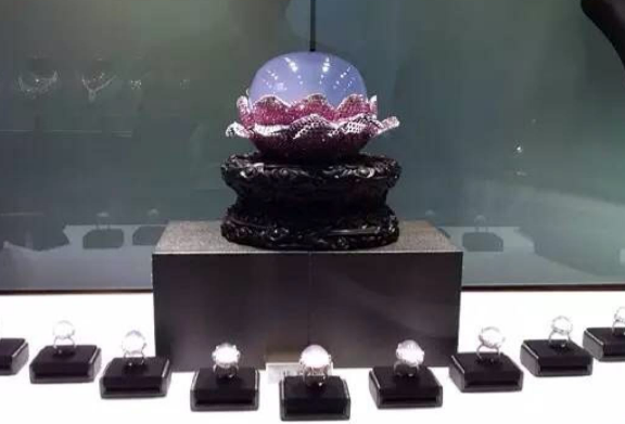 世界上最贵的翡翠宝石，估价已经高达6亿元