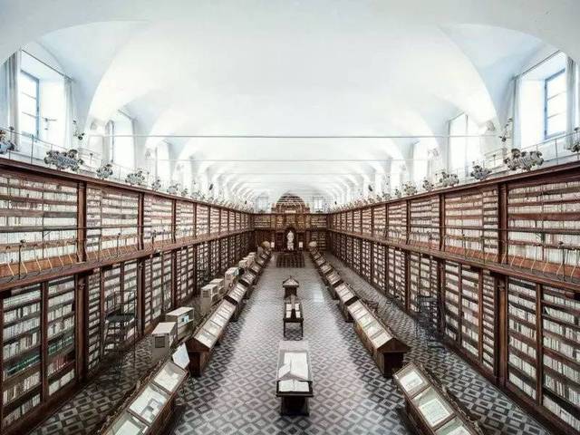 世界上最古老的图书馆，看书学习的圣殿（历史悠久）