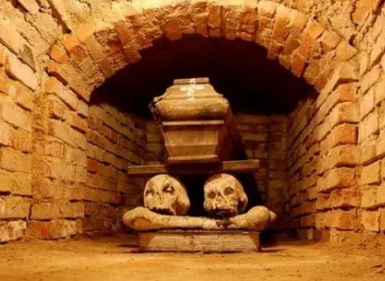世界上最恐怖的古墓，被称为“九层妖楼”（可怕）