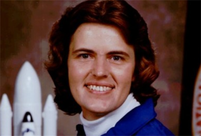 世界上飞行时间最长的女宇航员 香农·卢西德 (飞行时间188天)