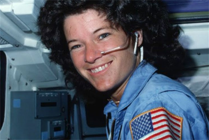 世界上飞行时间最长的女宇航员 香农·卢西德 (飞行时间188天)