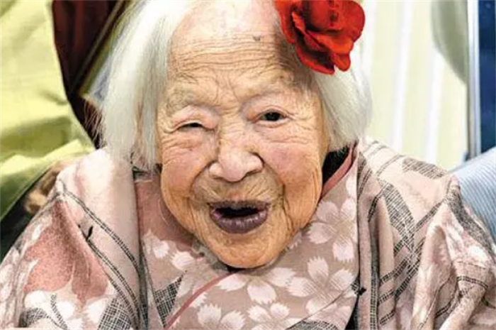 世界上最长寿的女性，日本女性大川美佐绪(活了117岁)