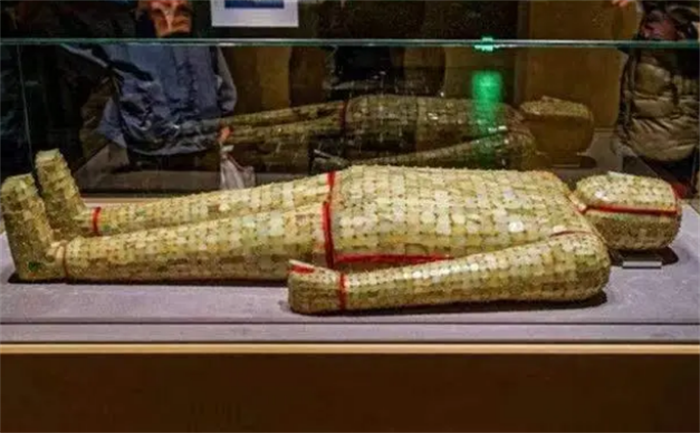 沈阳发现的辽代墓葬群 出土了罕见的黄金面罩（辽代古墓）