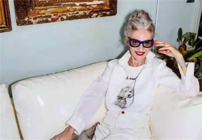 世界上最时尚的老奶奶 获得了粉丝的关注(86岁时尚达人)
