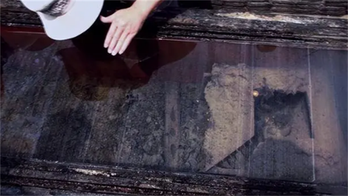 山东小山村发现特殊的古墓 棺材里面装满清水（特殊古墓）