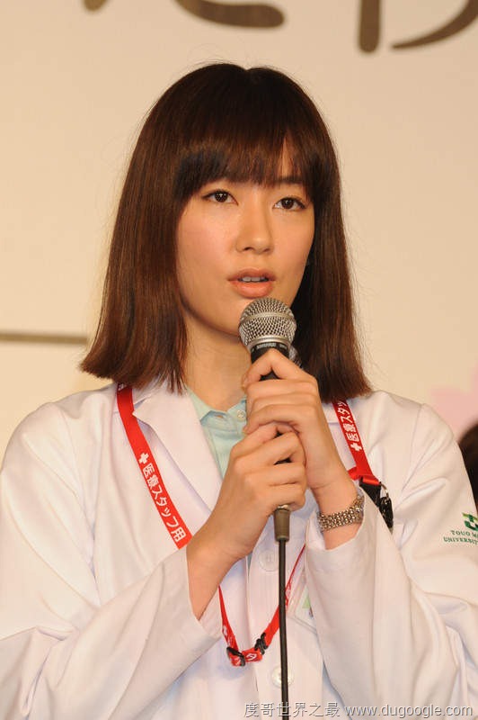 日本最美护士女演员排名top10，堀北真希第一(上演制服诱惑)