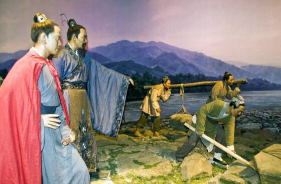 李冰治水的历史记载，都江堰就是由他所修建的