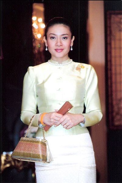 泰国王妃蒙西拉米被废真相，家族成员的腐败遭受牵连