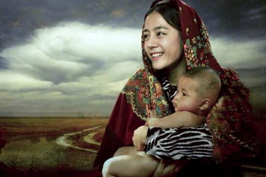 迪丽热巴整容前照片对比，异域风情纯天然的新疆美女