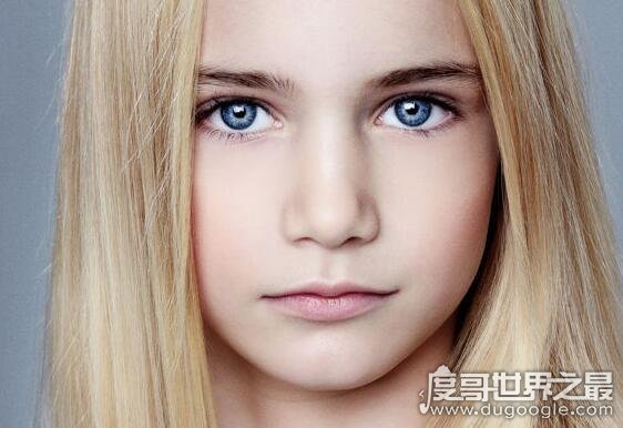 俄罗斯童模marta krylova，只有12岁的她是个气质清冷的美人