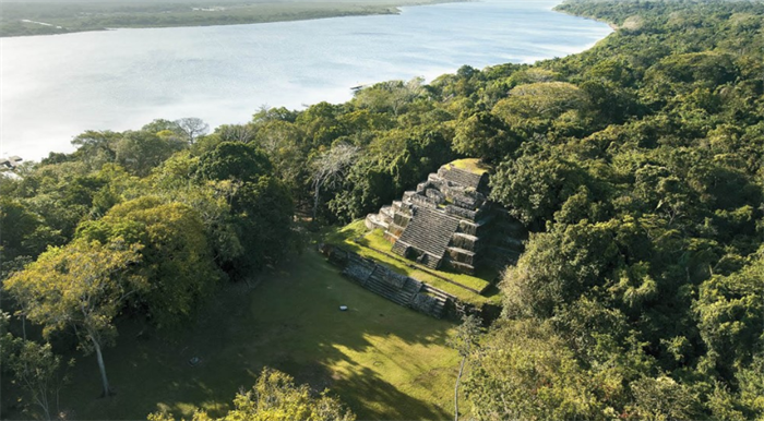在丛林中发现玛雅建筑遗迹  城市为何建在密林中  （未解）