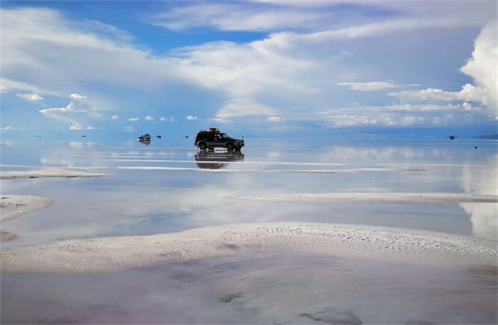 世界上最大的盐滩 玻利维亚乌尤尼盐沼(9065平方公里)