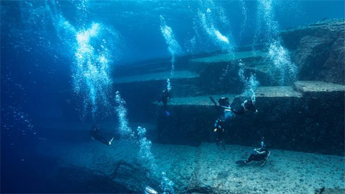 太平洋发现神秘的水下结构 谁建造的  （距今约1万年）