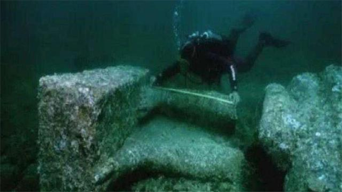太平洋发现神秘的水下结构 谁建造的  （距今约1万年）