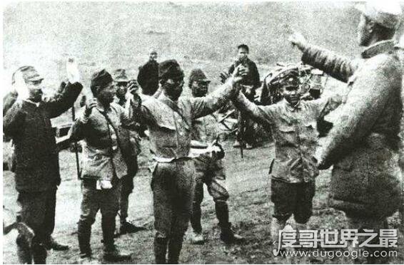 日本投降是哪一年哪一天，1945年8月15日日本天皇宣布无条件投降
