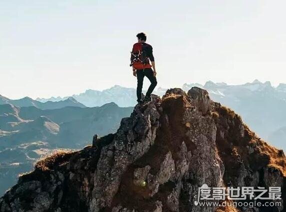 世上无难事只要肯登攀是谁说的，毛泽东《水调歌头·重上井冈山》
