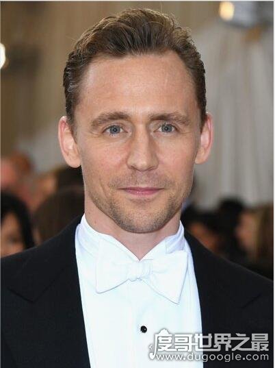 汤姆·希德勒斯顿为什么叫抖森，由姓氏“Hiddleston”谐音而来