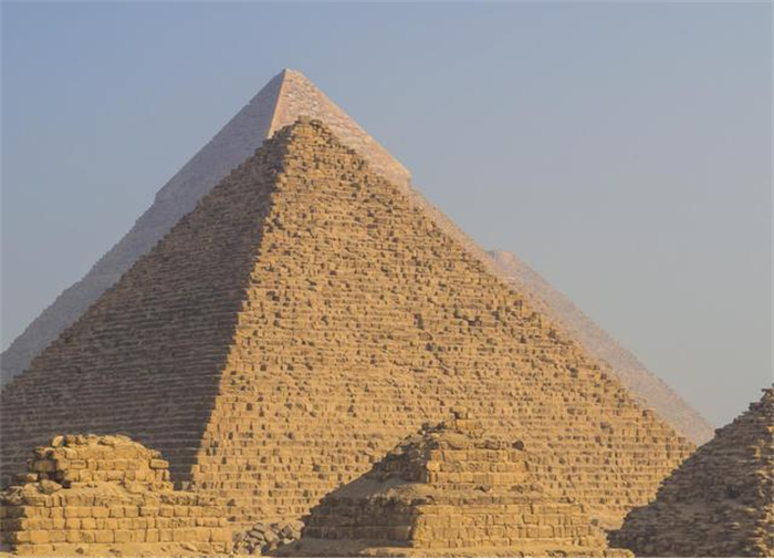 金字塔太过于神秘  是埃及人造的吗  （是的）