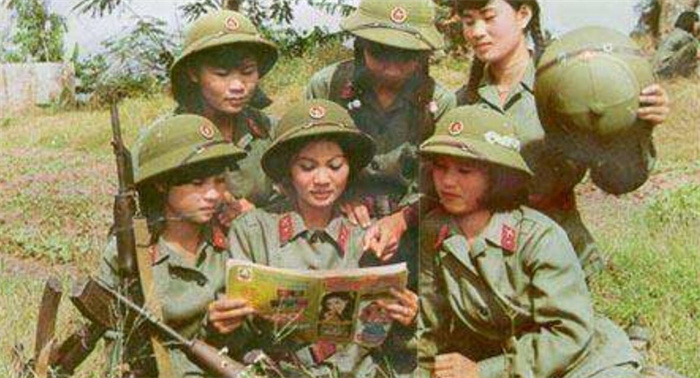 越南被俘女兵喝下药剂 产生连锁反应（审问俘虏）