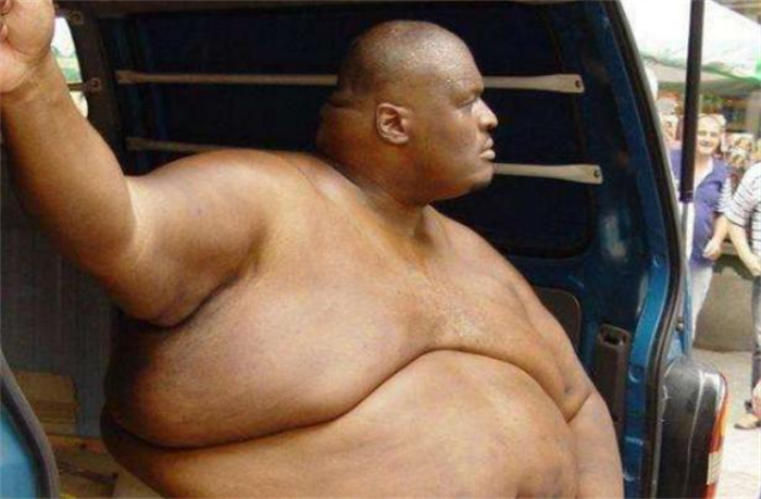 世界上最重的运动员 体重达到830斤(亚伯勒)