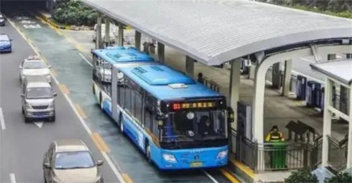 免费乘坐公交车的城市 已经实行14年（免费公交）