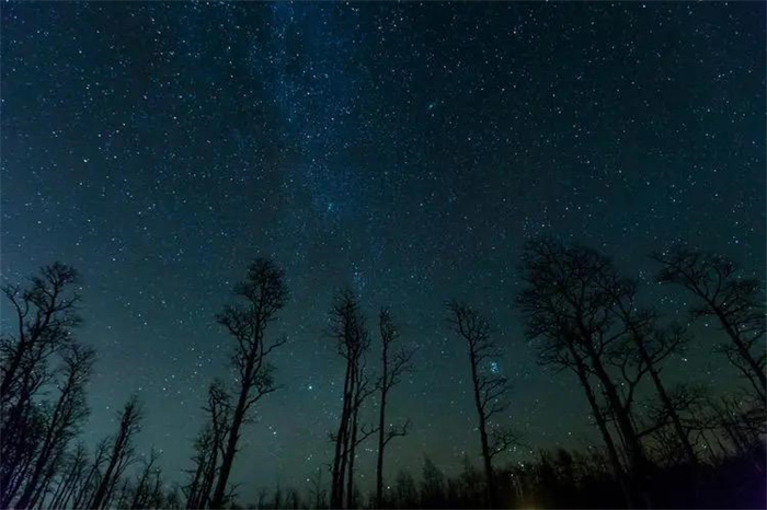 黑色的夜空下 究竟隐藏着什么秘密（宇宙范围）