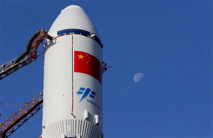 美国SpaceX残骸砸到澳洲 外媒恶意抹黑中国（残骸威胁）