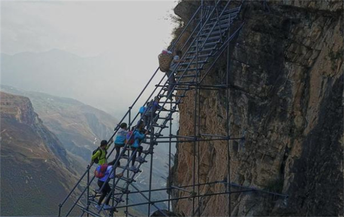 曾经最危险的村子 现在成为网红村（阿土勒尔村）