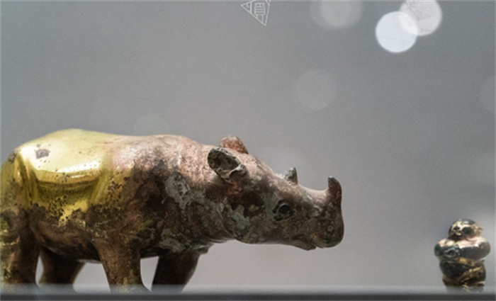 陕西农民挖掘出青铜犀牛 居然是西汉产物（上交国家）