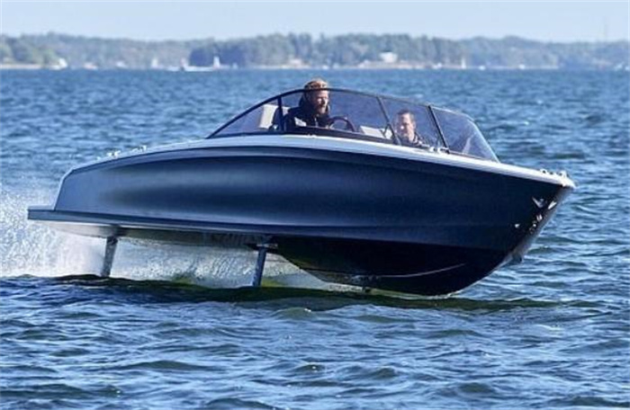 世界上最快的快艇 捷豹生产的电动快艇(高达142.6km/h)