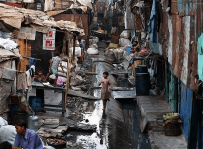 距离我国最近最大的贫民窟 超过上百万人（贫民窟）