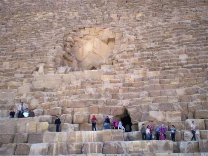 胡夫金字塔内新发现长9米通道  其他空间的通道   （未解）