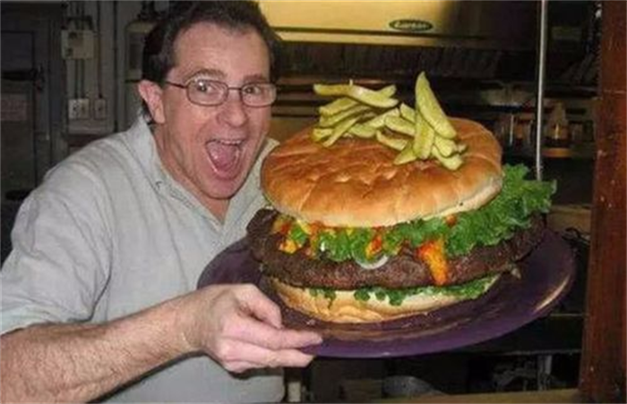 世界上吃汉堡最多的人 46年吃3万多个汉堡(每天吃汉堡)