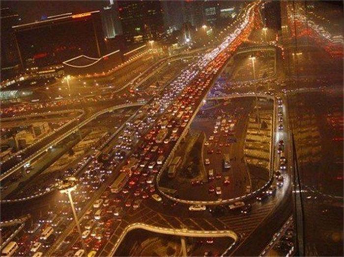 专家称北京拥堵因打车太便宜应涨价 北京拥堵跟打车有关吗