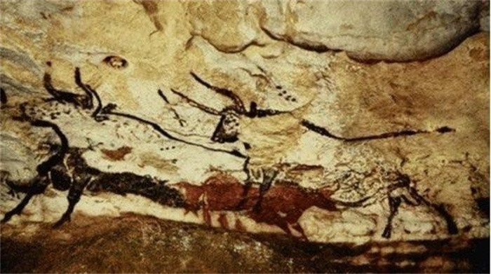 喜马拉雅山发现古代洞穴壁画