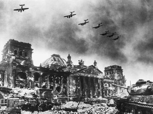 二战苏联为何会死磕柏林？不惜战死30万士兵，真的是想报复德国吗