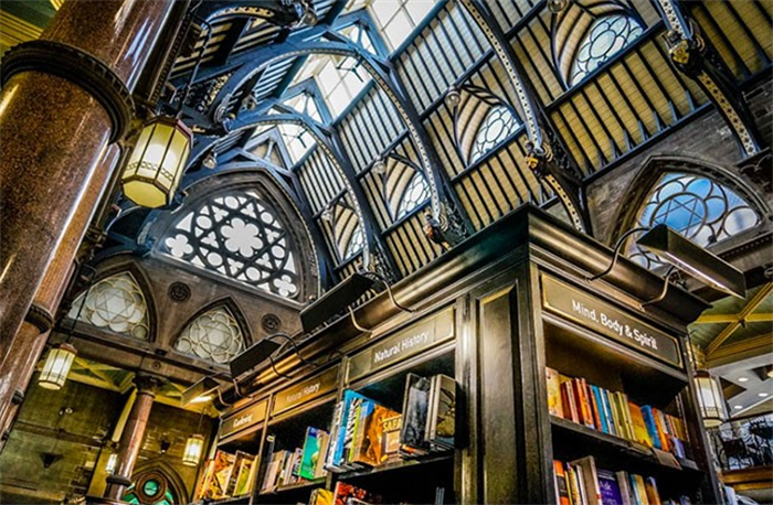 世界上最大的书店 来自于英国的福伊尔书店（巨型书店）