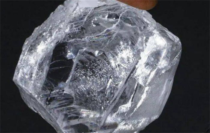 世界上最大的钻石 相当于3106克拉（库里南钻石）