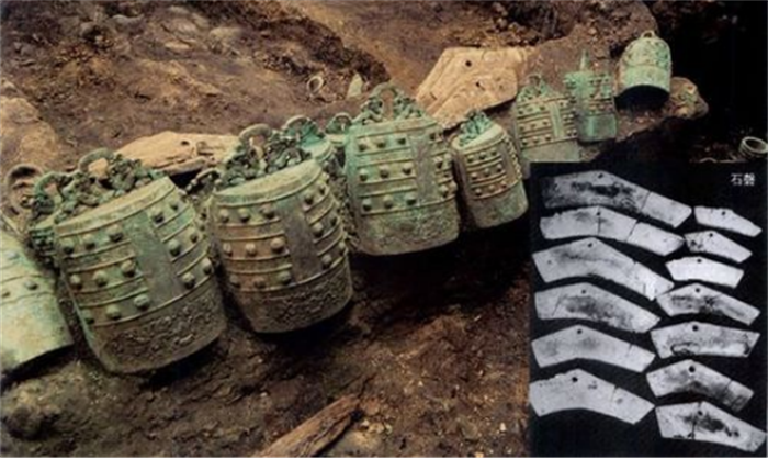 窑厂工人挖出春秋古墓，专家看了非常气愤，出土170件青铜器