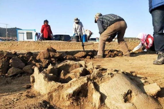 考古发现秦始皇祭台，惊现2000年前排水系统，专家：和求仙有关