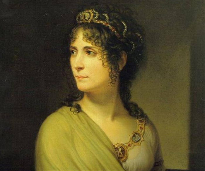 拿破仑的挚爱约瑟芬皇后：33岁的她带俩娃再婚，成为法国皇后