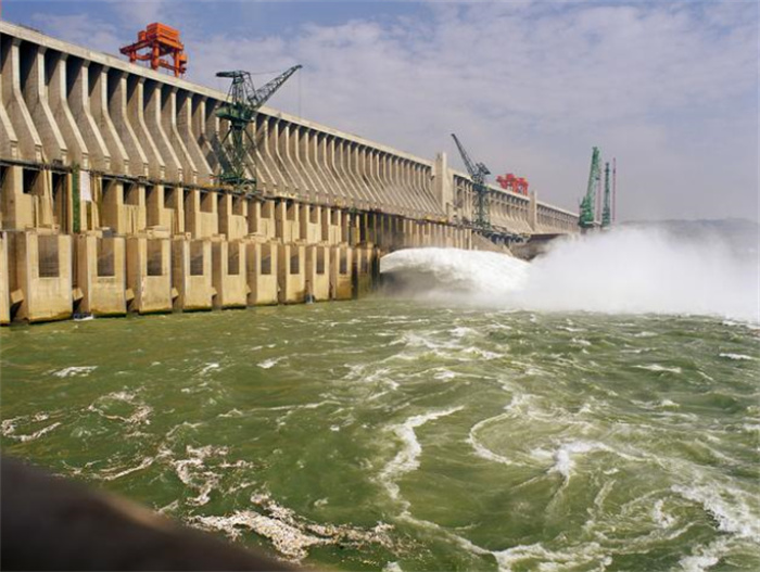 世界上最大的水电站 来自于中国（三峡水电站）