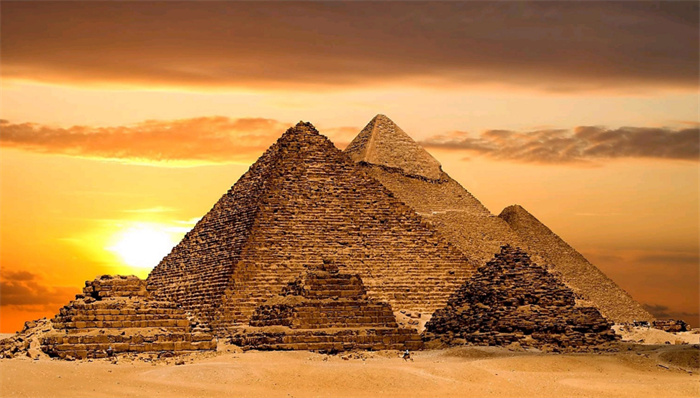 金字塔的内部结构 是否和外星人有关（金字塔谜题）