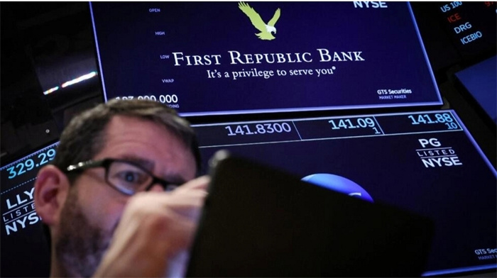 深夜爆雷！第一共和银行又崩了 为何美股价格变动？