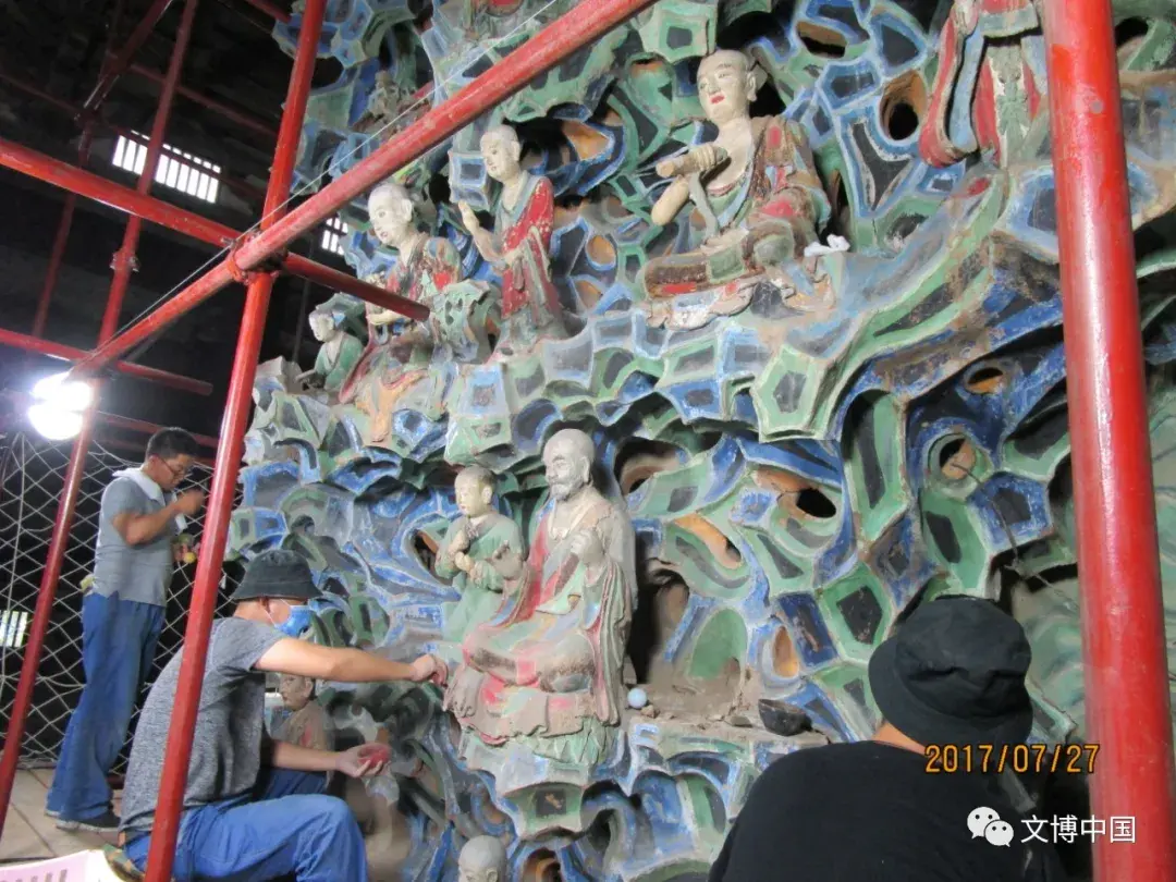 正定隆兴寺在壁画修复中发现了什么？