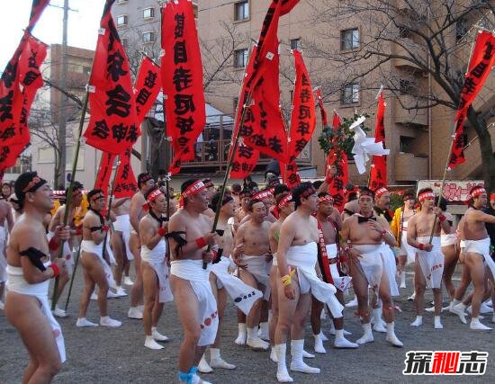 世界上最羞耻的节日，日本屁股节(满大街都是光屁股)