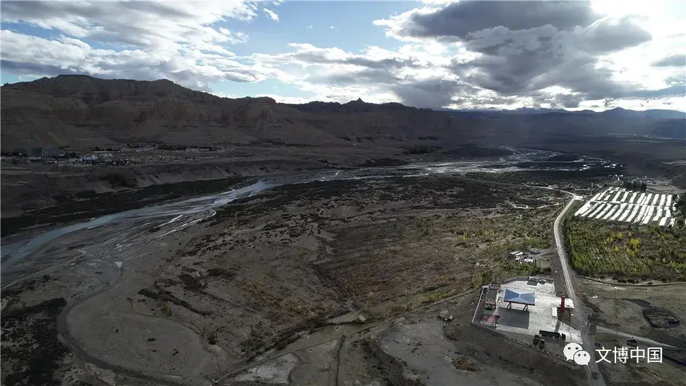 融·汇——西藏札达桑达隆果墓地